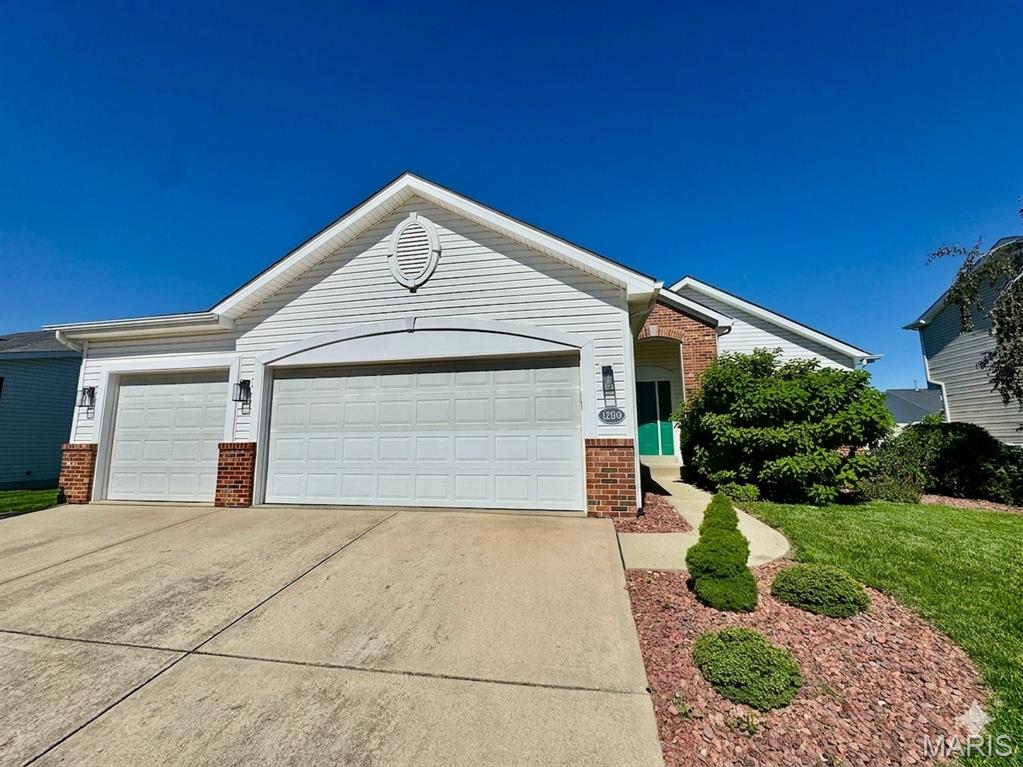 1209 Gulfstream Way Mascoutah, IL 62258 - Photo 1 of 73