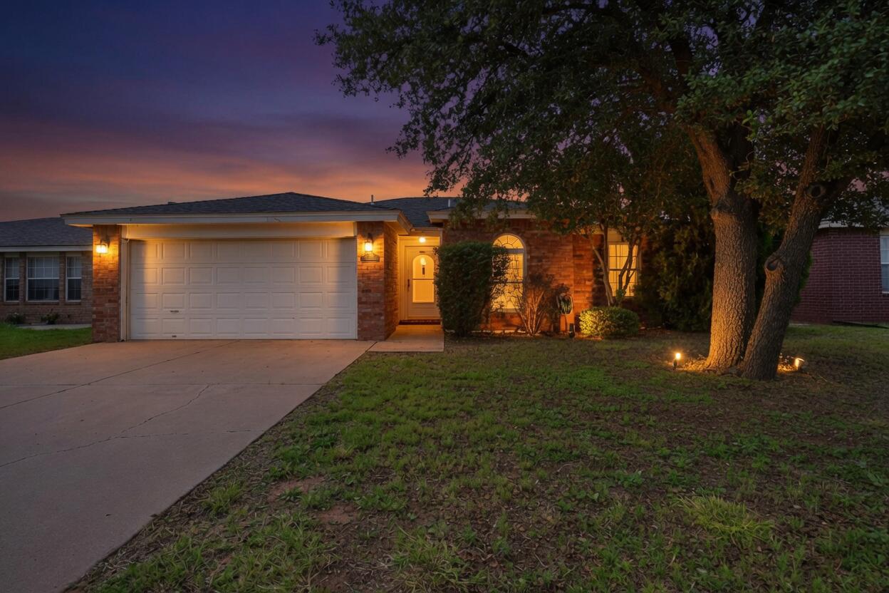 6113 7th Street Lubbock, TX 79416 - Photo 1 of 30 86fd0895-32a5-4a81-80fb-c6cf95c252dd