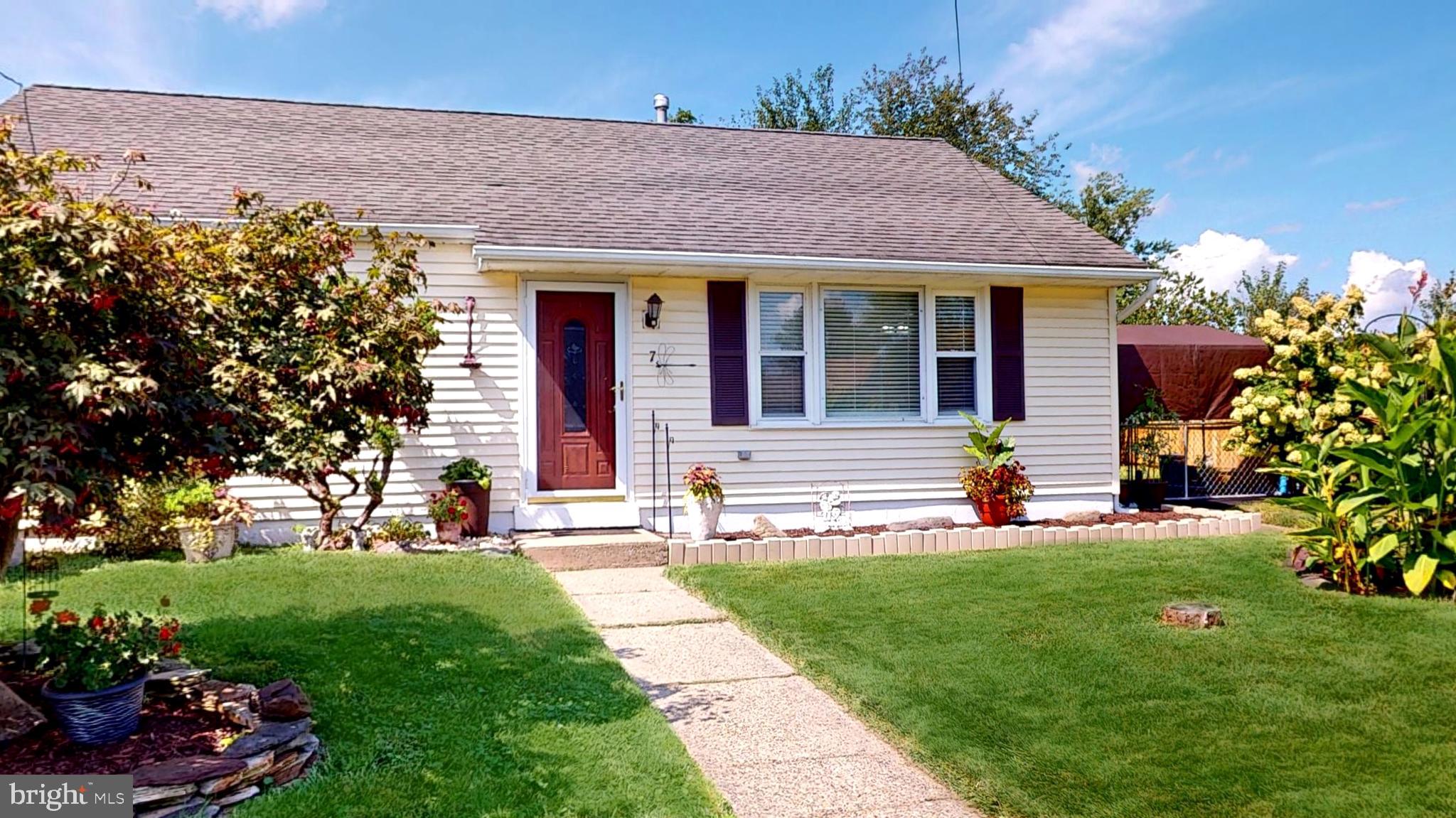 7 Morton Road Pemberton, NJ 08068 - Photo 3 of 42