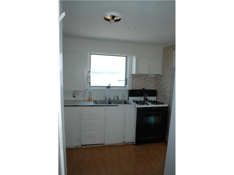 55 Water Street Castine, ME 04421 - Photo 5 of 12 Kitchen.