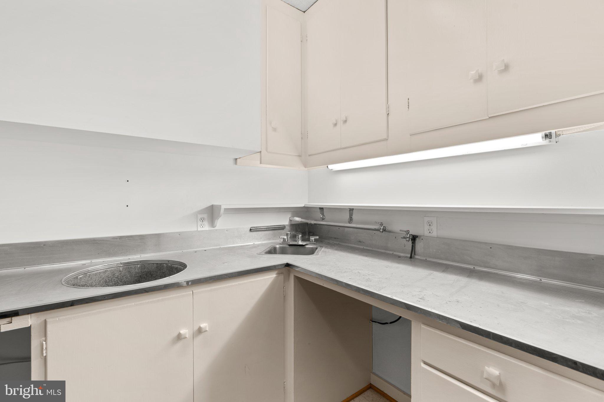 9208 Colesville Road Silver Spring, MD 20910 - Photo 30 of 39