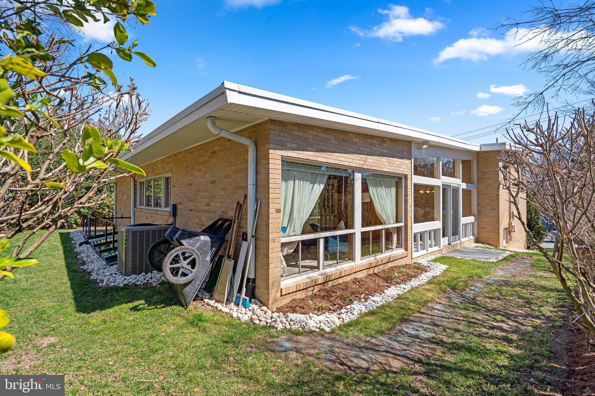 9208 Colesville Road Silver Spring, MD 20910 - Photo 37 of 39