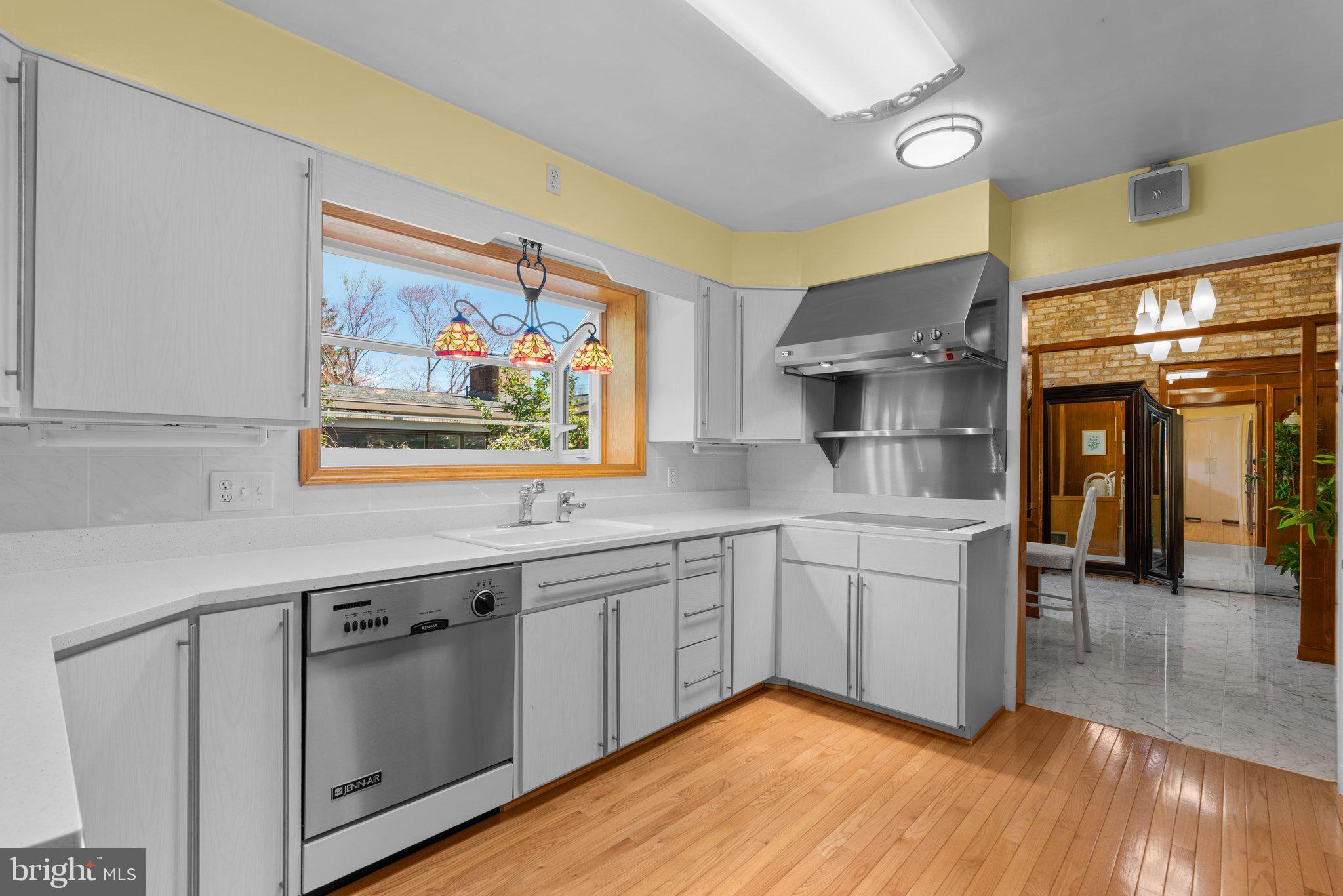 9208 Colesville Road Silver Spring, MD 20910 - Photo 7 of 39