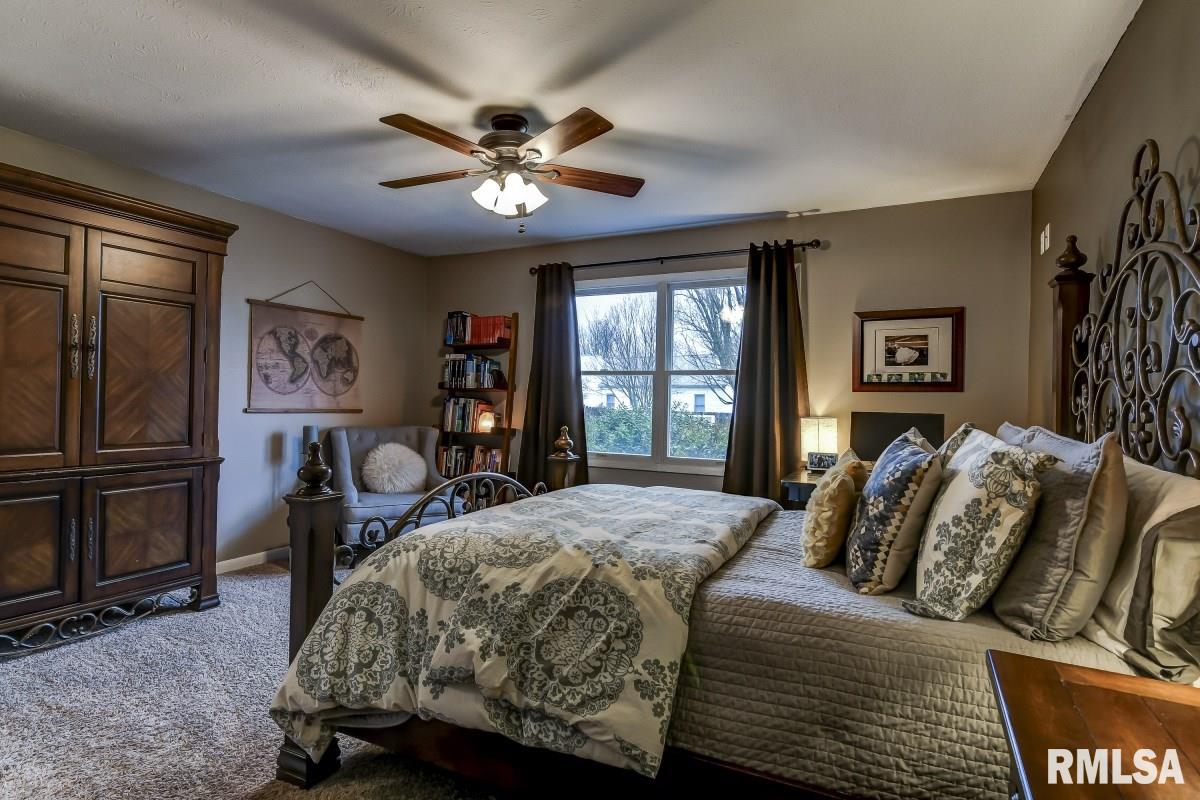 1417 Burning Bush Court Springfield, IL 62712 - Photo 19 of 35 Gallery Image 19