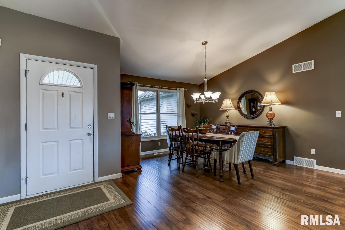 1417 Burning Bush Court Springfield, IL 62712 - Photo 6 of 35 Gallery Image 6