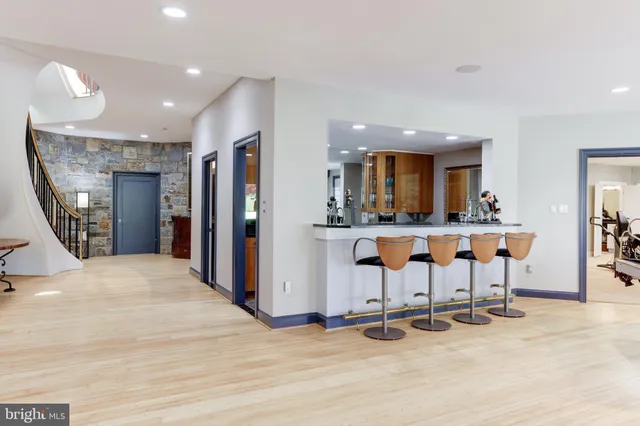 $14,900,000 | 658 Live Oak Drive, McLean, VA 22101