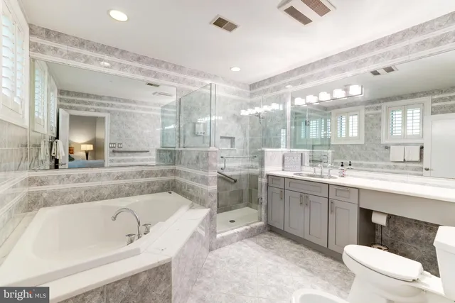 $14,900,000 | 658 Live Oak Drive, McLean, VA 22101