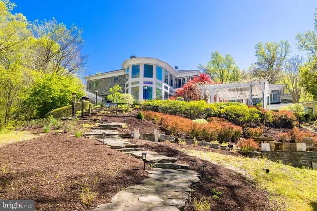 $14,900,000 | 658 Live Oak Drive, McLean, VA 22101
