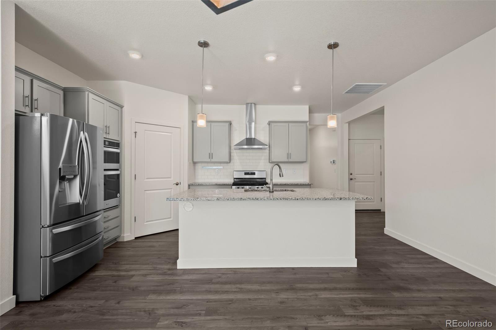 8902 Ferncrest Street Longmont, CO 80504 - Photo 4 of 36