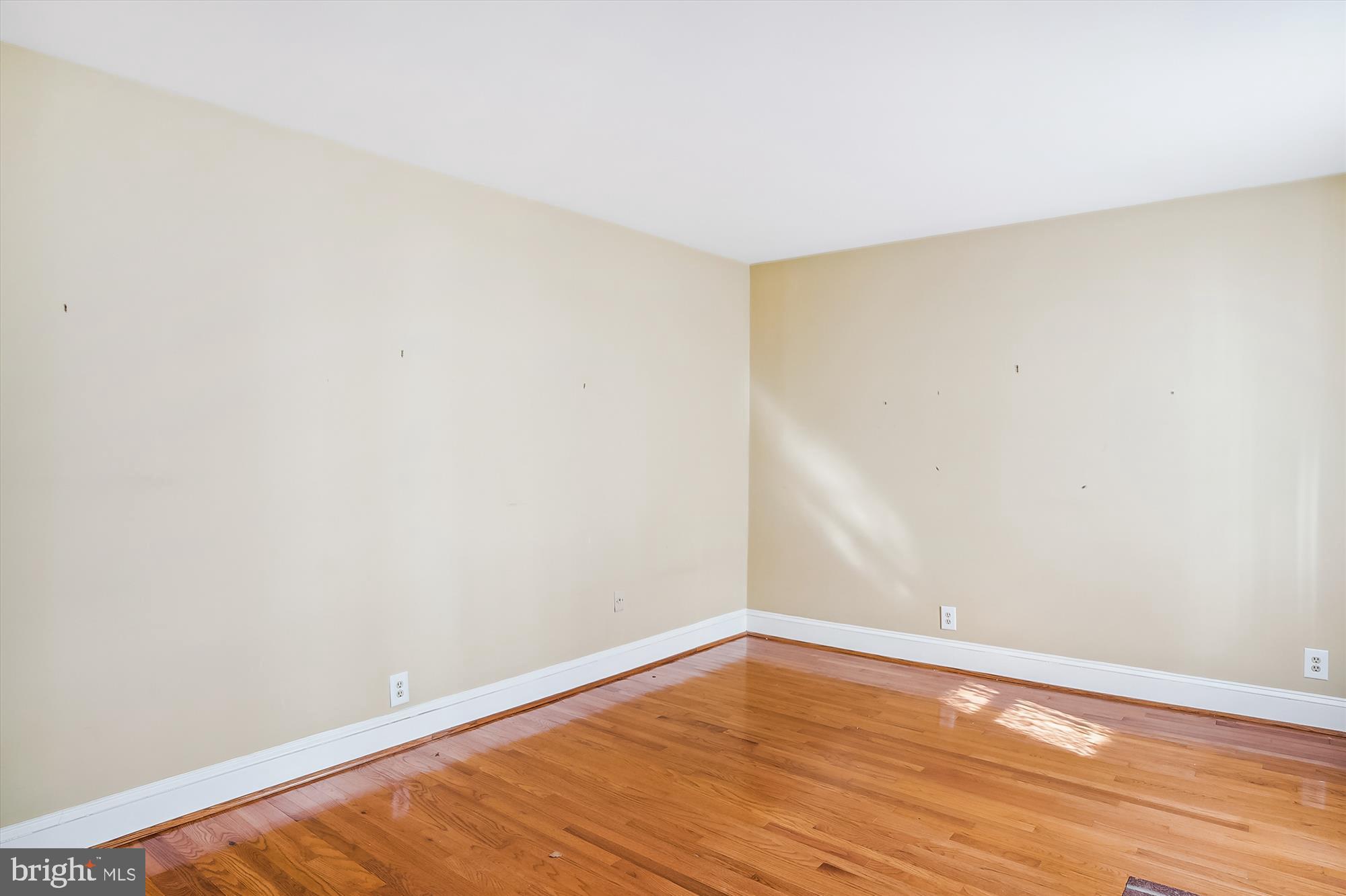 213 Oakley Street Cambridge, MD 21613 - Photo 15 of 47 Family Room