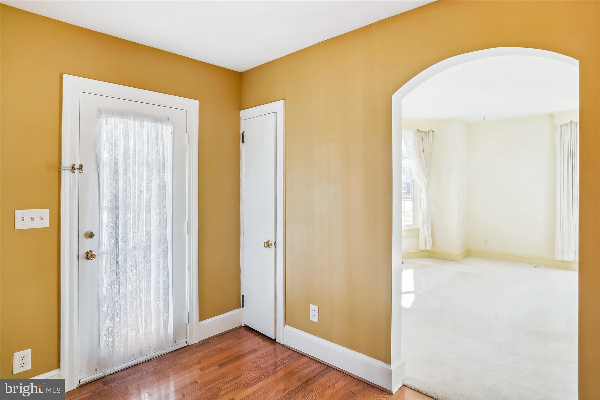 213 Oakley Street Cambridge, MD 21613 - Photo 10 of 47 Entry