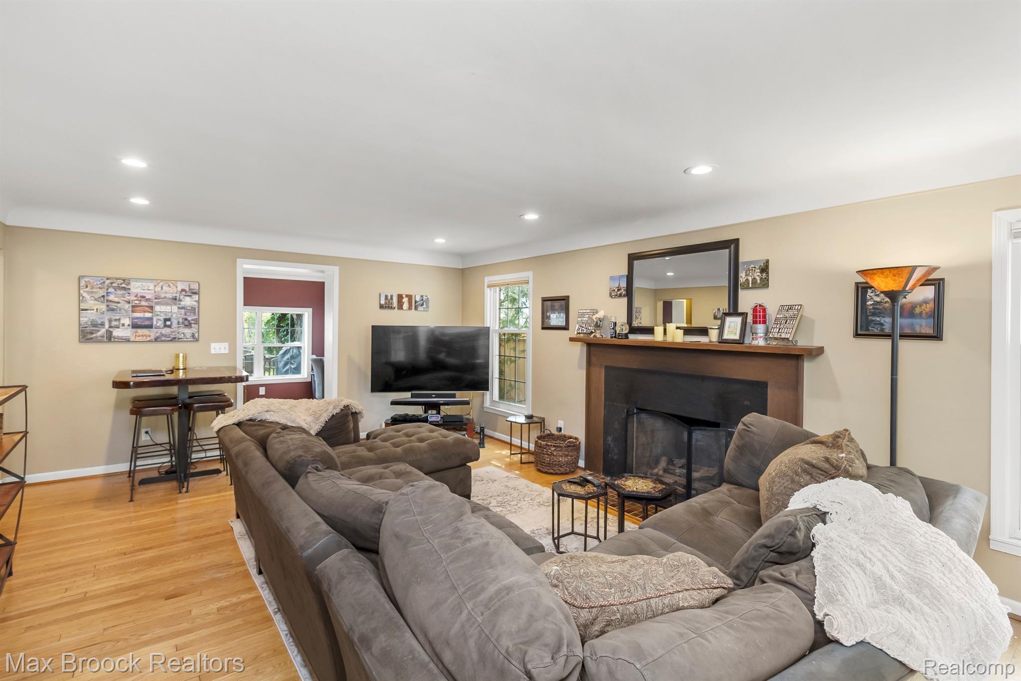 3762 Cumberland Road Berkley, MI 48072 - Photo 7 of 52 Gallery Image 7