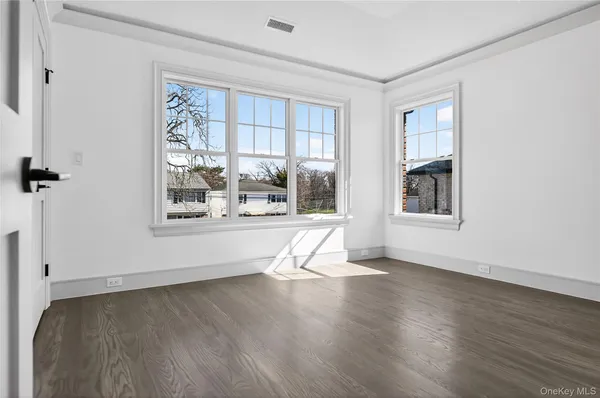 $6,800 | 7 Victoria Lane, Unit A, Yonkers, NY 10701