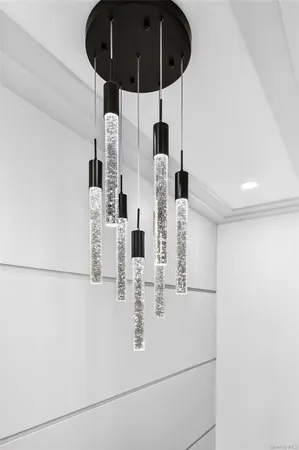 $6,800 | 7 Victoria Lane, Unit A, Yonkers, NY 10701