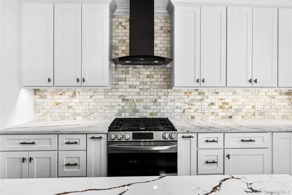 $6,800 | 7 Victoria Lane, Unit A, Yonkers, NY 10701