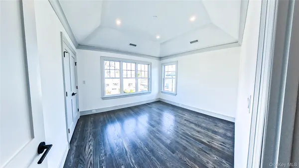 $6,800 | 7 Victoria Lane, Unit A, Yonkers, NY 10701