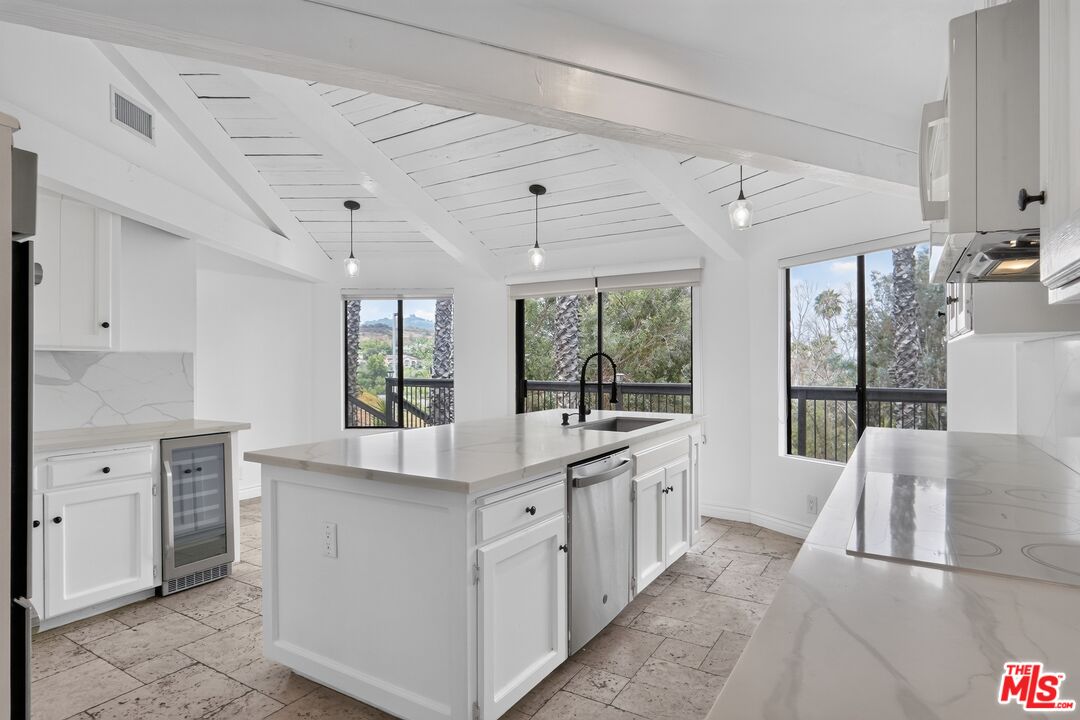 3342 White Hawk Road Escondido, CA 92027 - Photo 4 of 36 Gallery Image 4