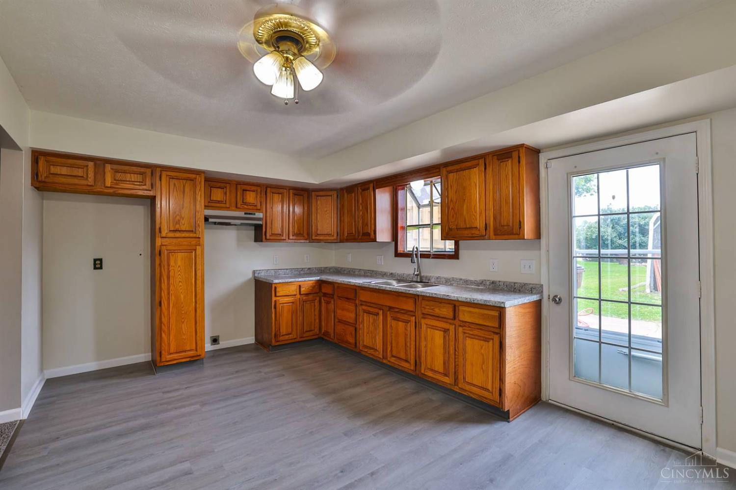 5139 Huston Road Hamilton, OH 45013 - Photo 9 of 26