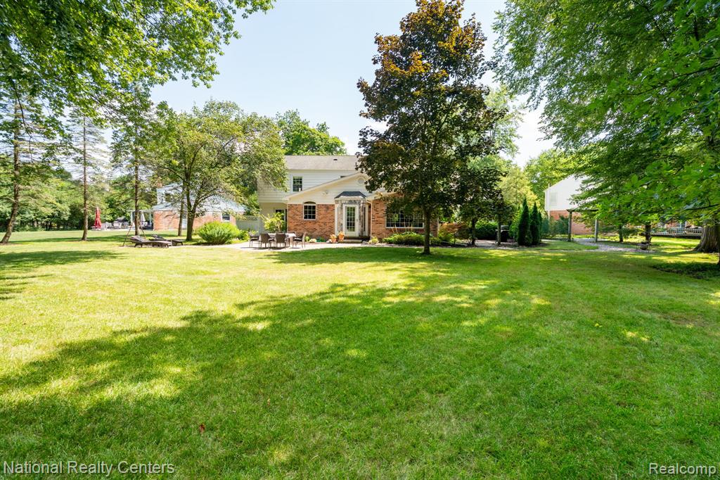 31467 Old Cannon Road Beverly Hills, MI 48025 - Photo 2 of 35