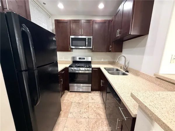 $2,750 | 1450 North Vista Street, Unit 102, Los Angeles, CA 90046