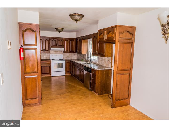 50 Wildflower Road Levittown, PA 19057 - Photo 2 of 19 Gallery Image 2