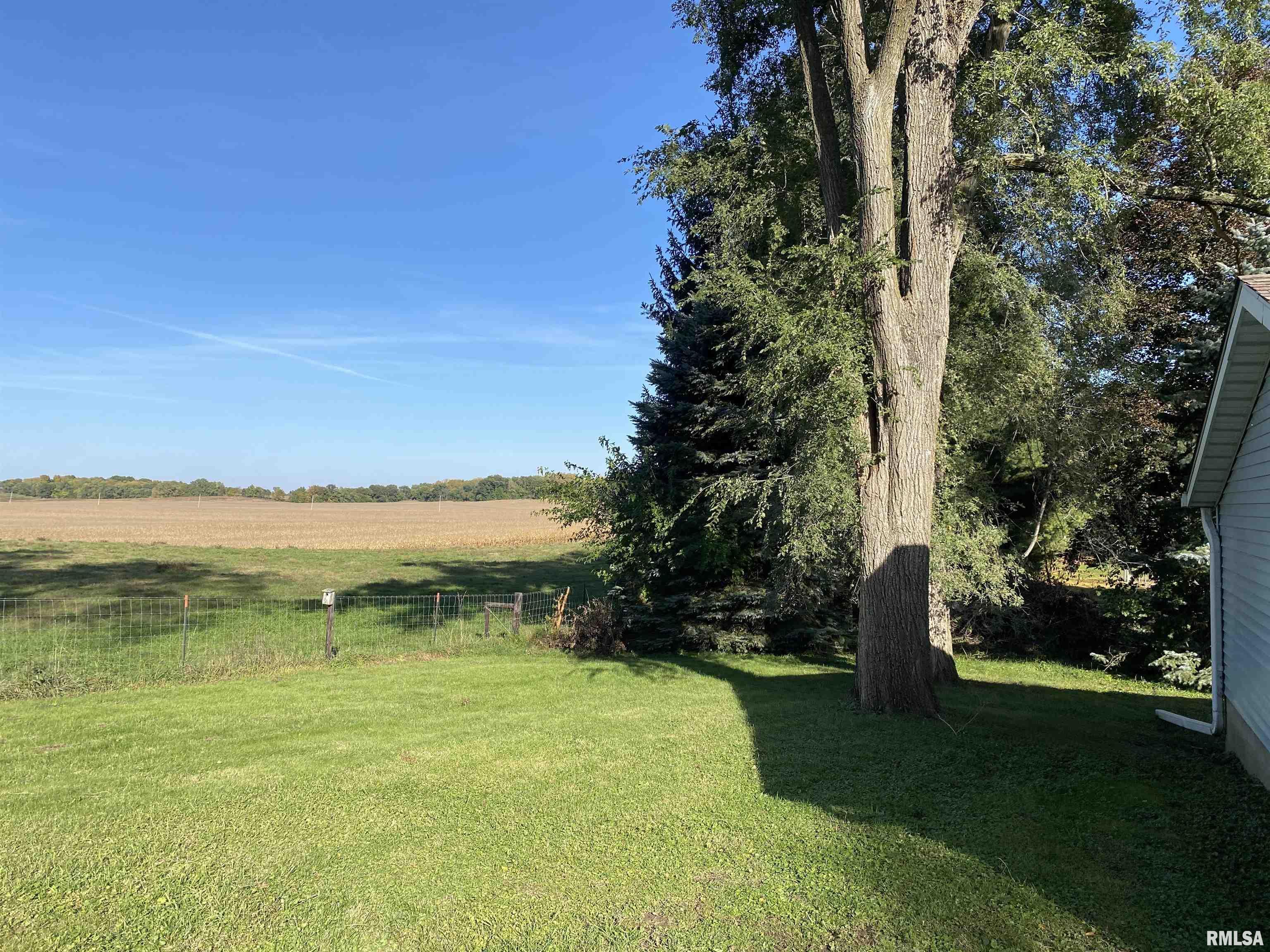 107 Cleveland Road Colona, IL 61241 - Photo 12 of 38 Gallery Image 12