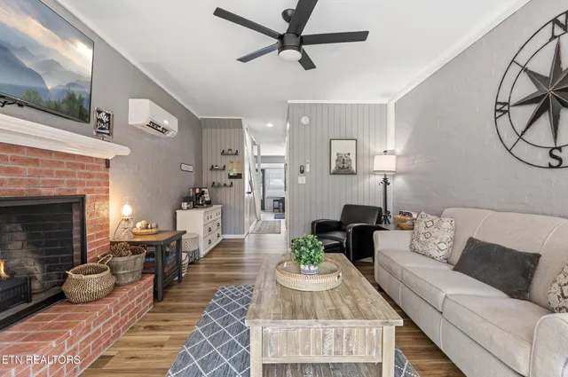 $369,900 | 2806 Suncrest Road, Unit 6, Pigeon Forge, TN 37863