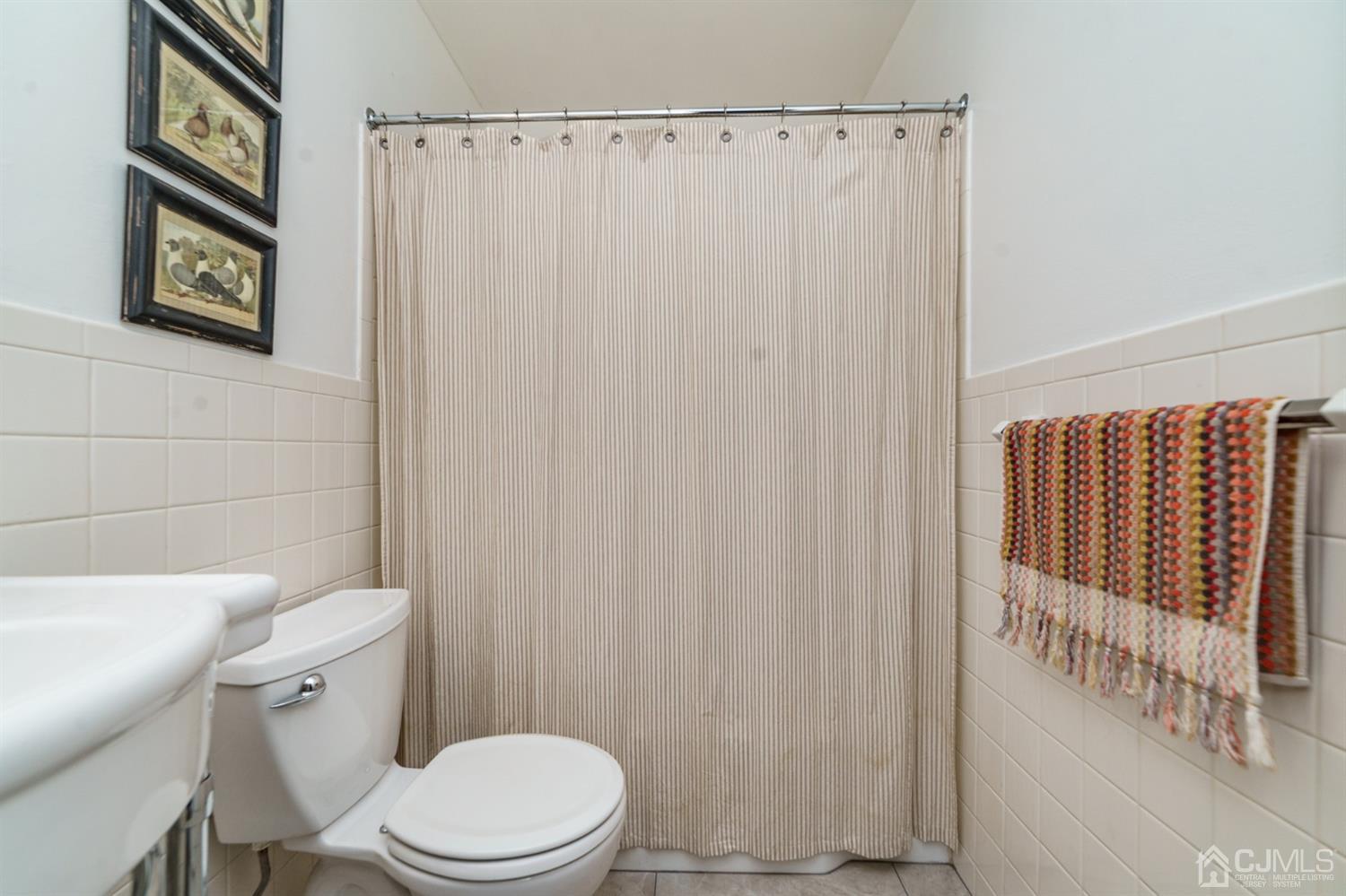 1044 Carteret Road Bridgewater, NJ 08807 - Photo 17 of 37 Gallery Image 17