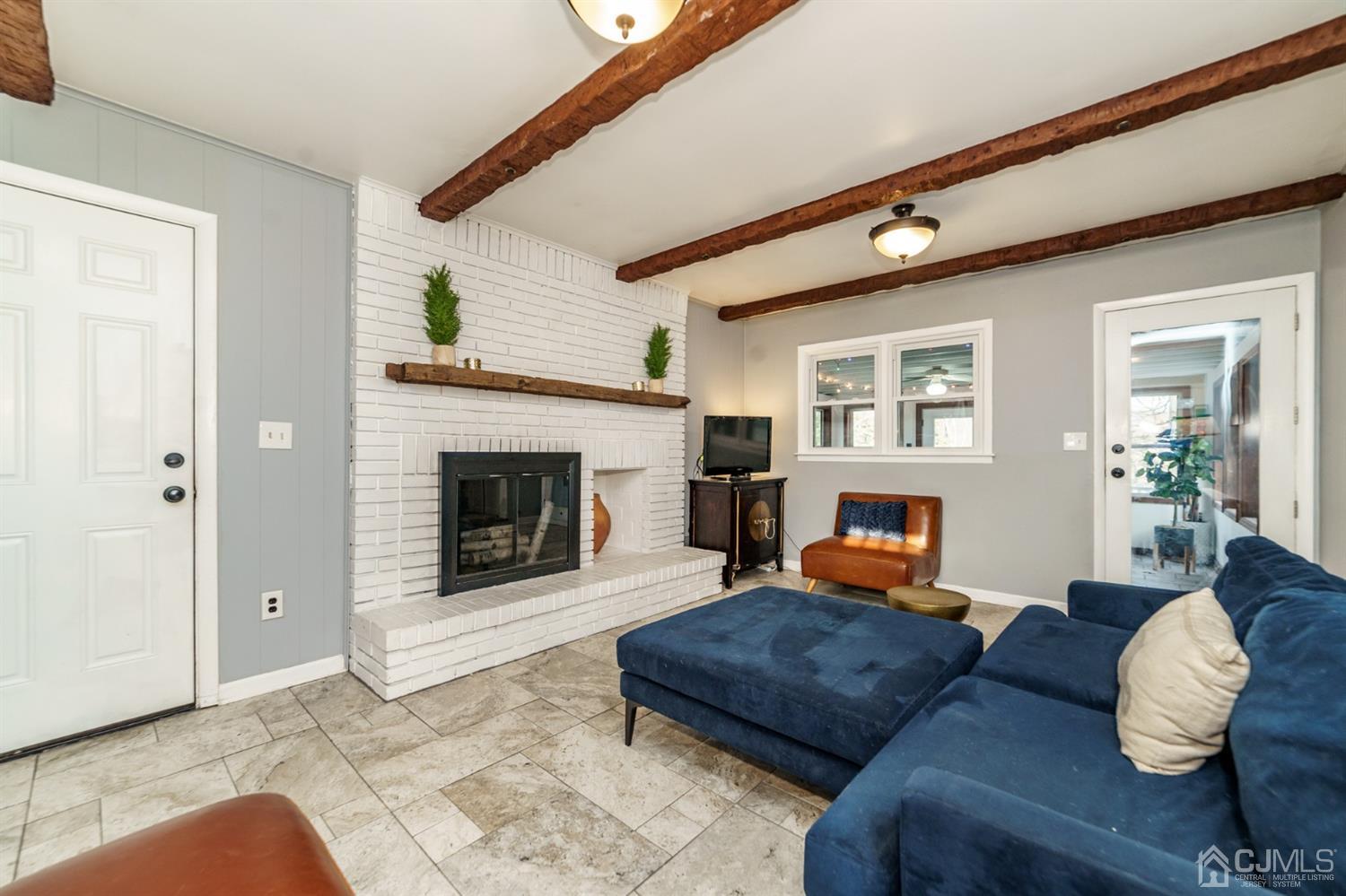 1044 Carteret Road Bridgewater, NJ 08807 - Photo 5 of 37 Gallery Image 5