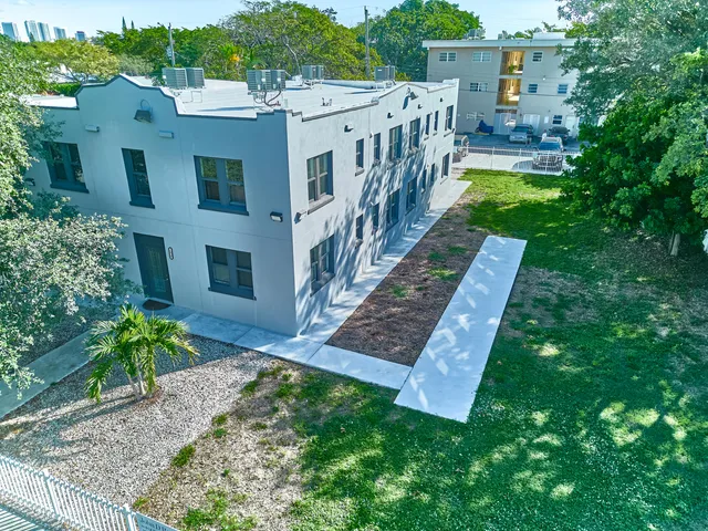 $1,749,000 | 2020 Washington Street, Unit 18, Hollywood, FL 33020