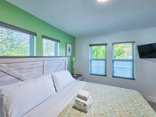 $1,749,000 | 2020 Washington Street, Unit 18, Hollywood, FL 33020