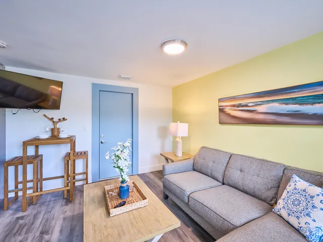 $1,749,000 | 2020 Washington Street, Unit 18, Hollywood, FL 33020