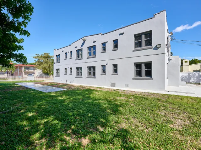 $1,749,000 | 2020 Washington Street, Unit 18, Hollywood, FL 33020