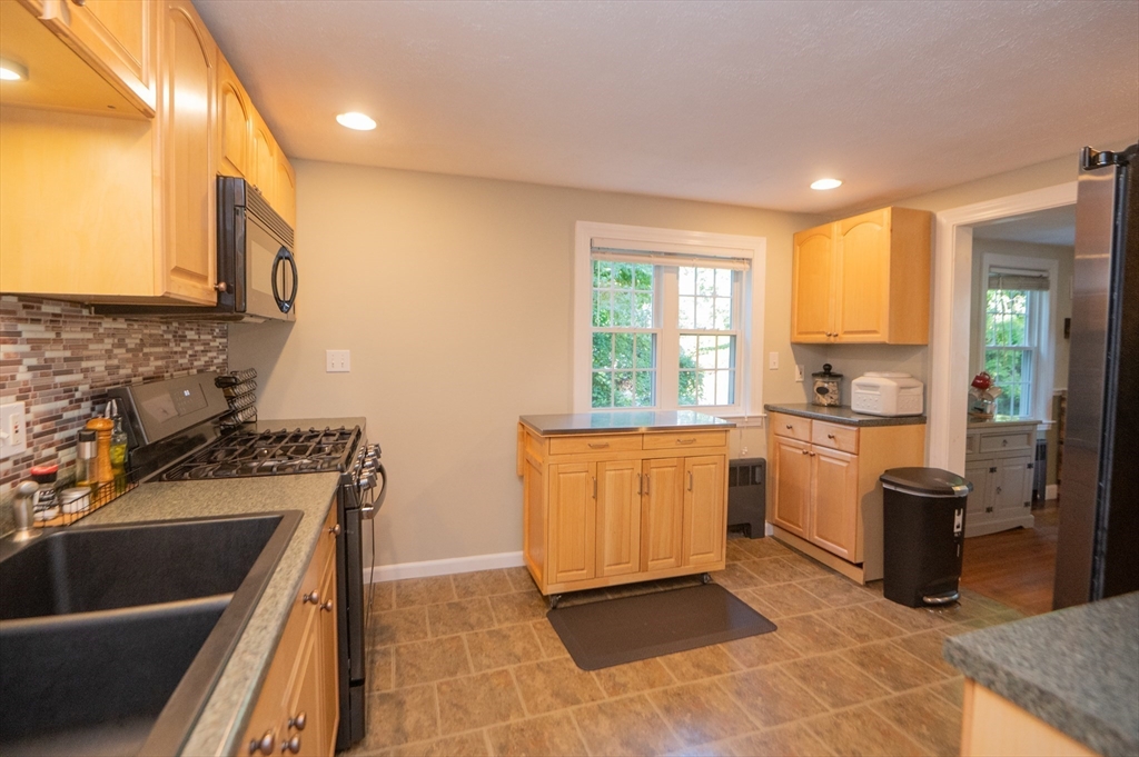 53 Bulfinch Road Lynn, MA 01902 - Photo 19 of 42