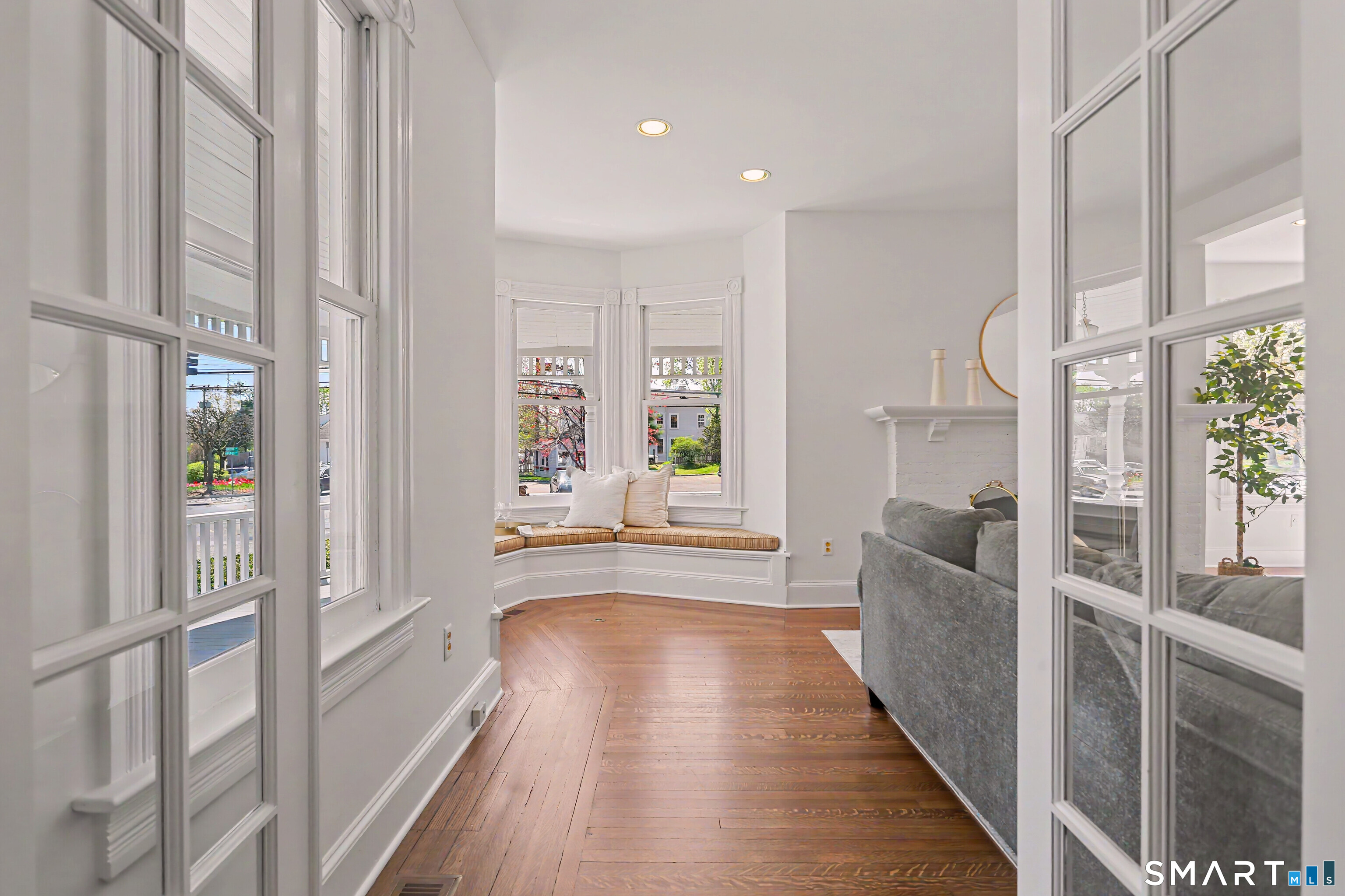 462 Riverside Avenue Westport, CT 06880 - Photo 7 of 37