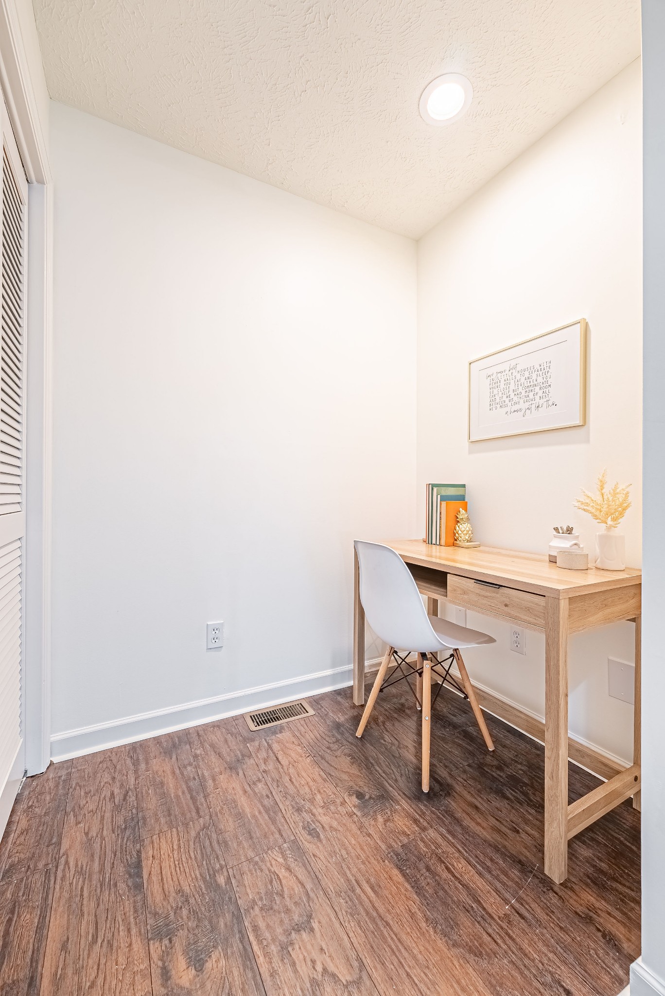 423 Compton Lane Franklin, TN 37069 - Photo 12 of 23 a workspace with furniture and wooden floor