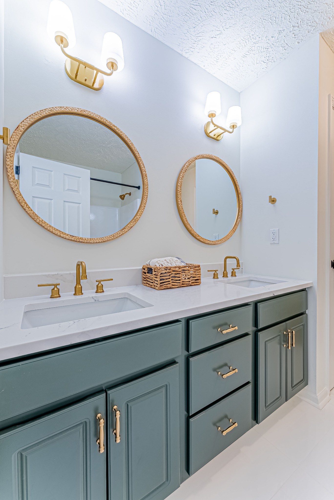 423 Compton Lane Franklin, TN 37069 - Photo 21 of 23 a bathroom with a sink and a mirror
