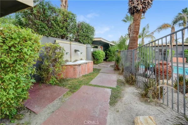 $1,475 | 912 East Chuckwalla Road, Palm Springs, CA 92262
