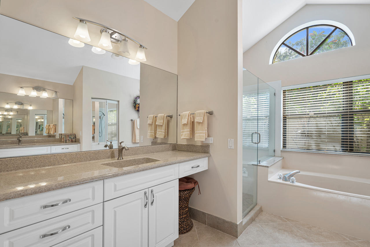 2335 Rabbit Hollowe Circle Delray Beach, FL 33445 - Photo 16 of 43 Main Bathroom