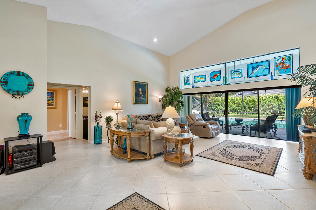 2335 Rabbit Hollowe Circle Delray Beach, FL 33445 - Photo 4 of 43 Living/Great Room