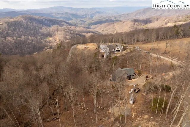 a view of a sky view