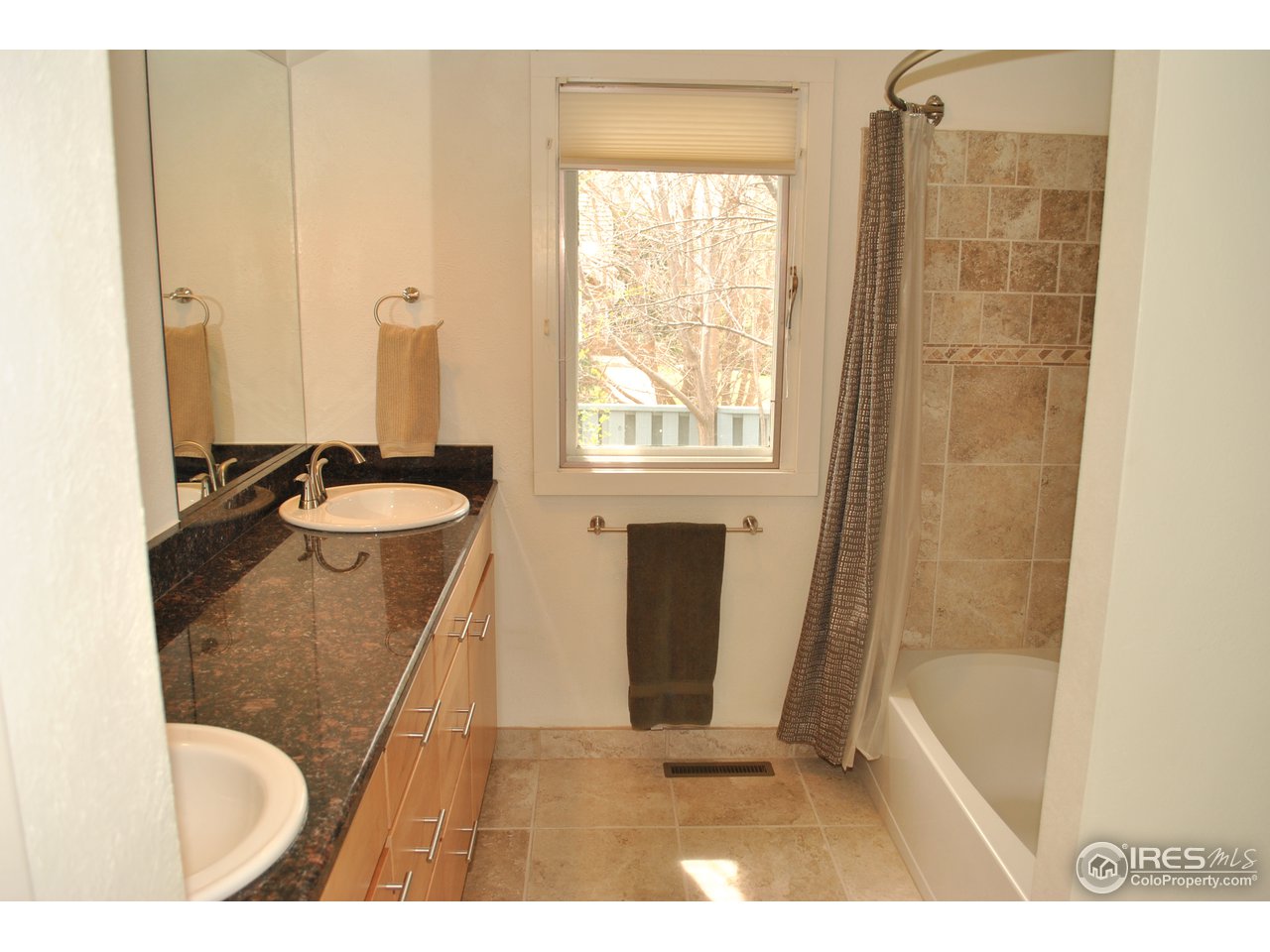 7282 Old Post Road Boulder, CO 80301 - Photo 15 of 19 Shared Downstairs Bath