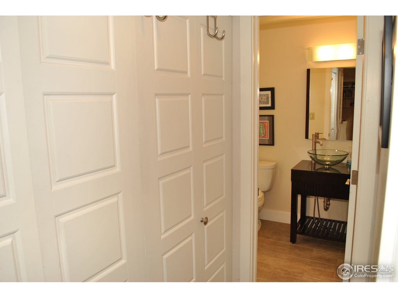 7282 Old Post Road Boulder, CO 80301 - Photo 16 of 19 Main Level Powder Room