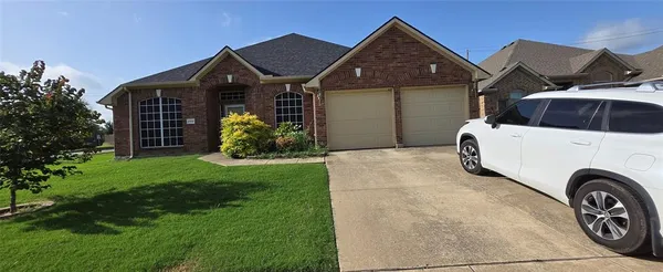 $2,400 | 2342 Lake Hollow Circle, Garland, TX 75040
