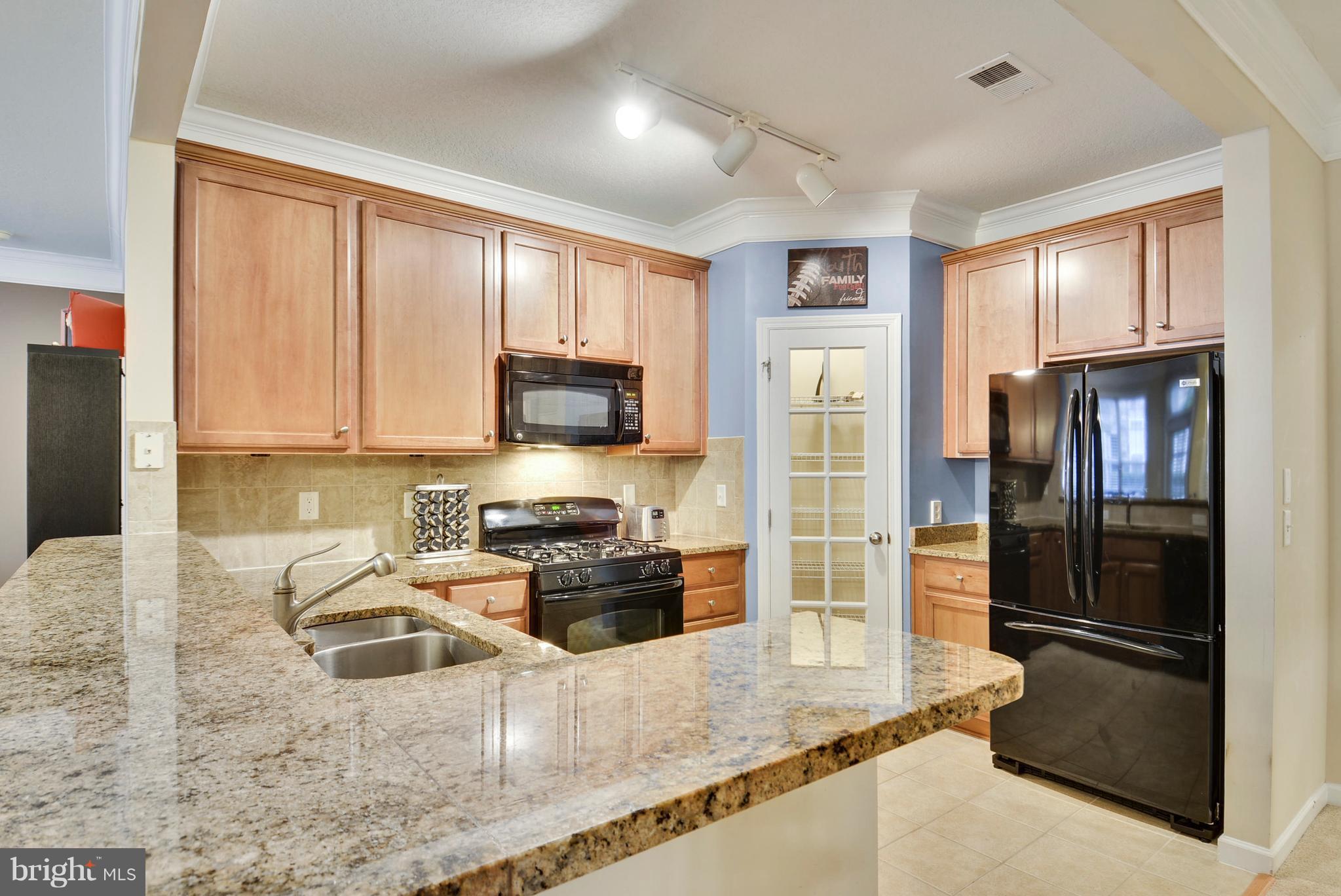 508 Sunset View Terrace Southeast, Unit 106 Leesburg, VA 20175 - Photo 5 of 25 Kitchen