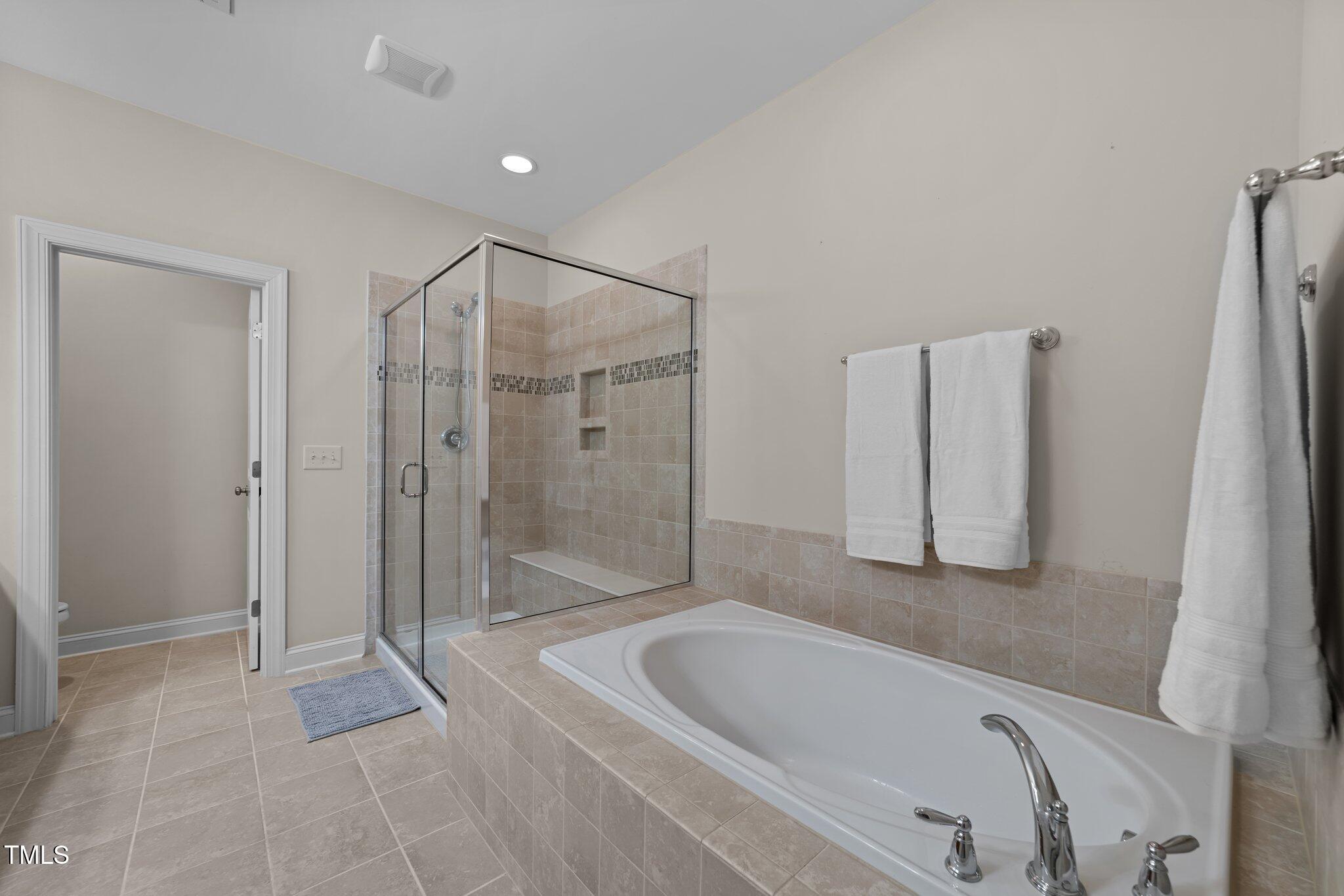 2436 Noble Road Raleigh, NC 27608 - Photo 19 of 40 20-web-or-mls-3D5A0944