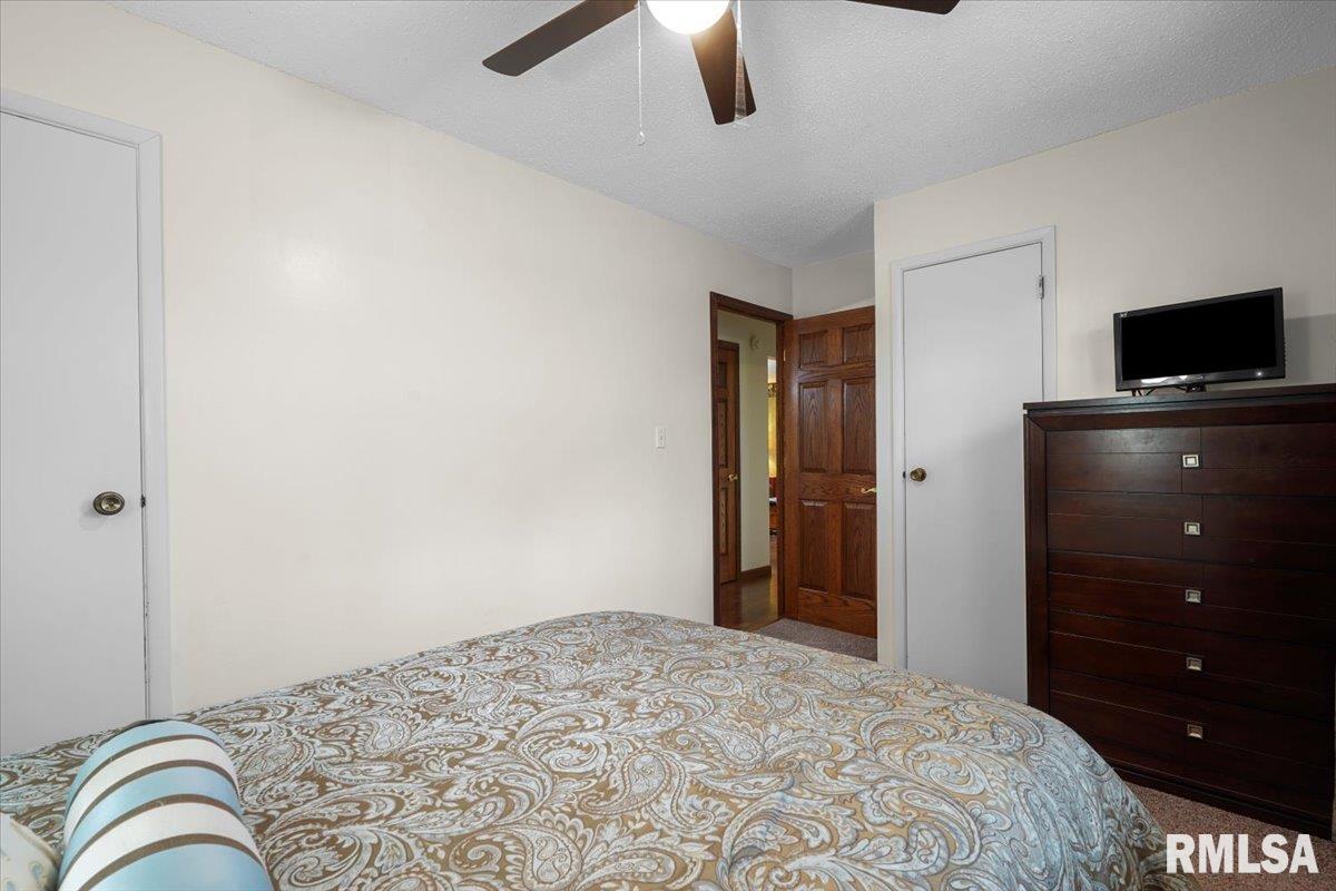 1952 Stonehenge Road Springfield, IL 62702 - Photo 14 of 38