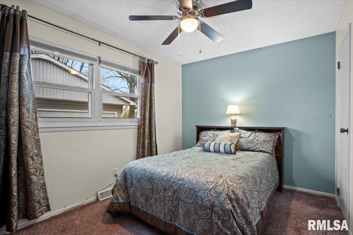 1952 Stonehenge Road Springfield, IL 62702 - Photo 15 of 38