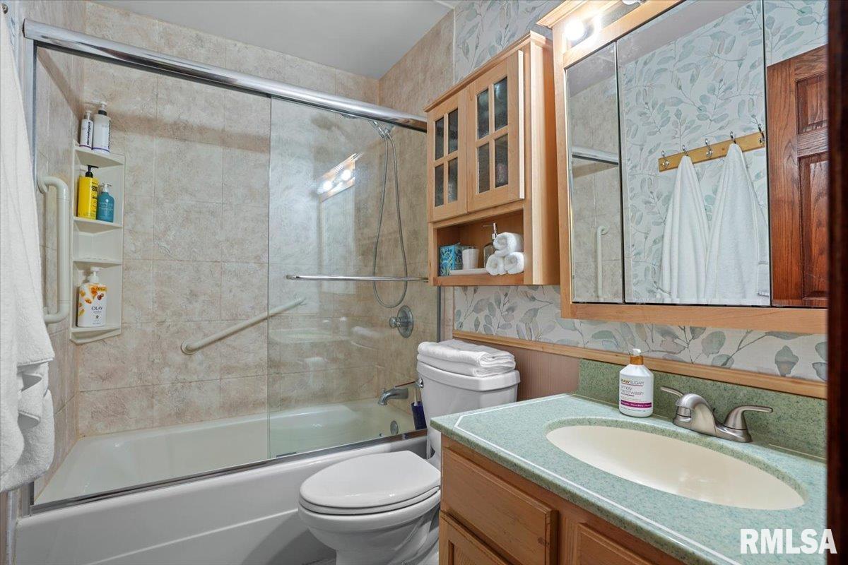 1952 Stonehenge Road Springfield, IL 62702 - Photo 17 of 38