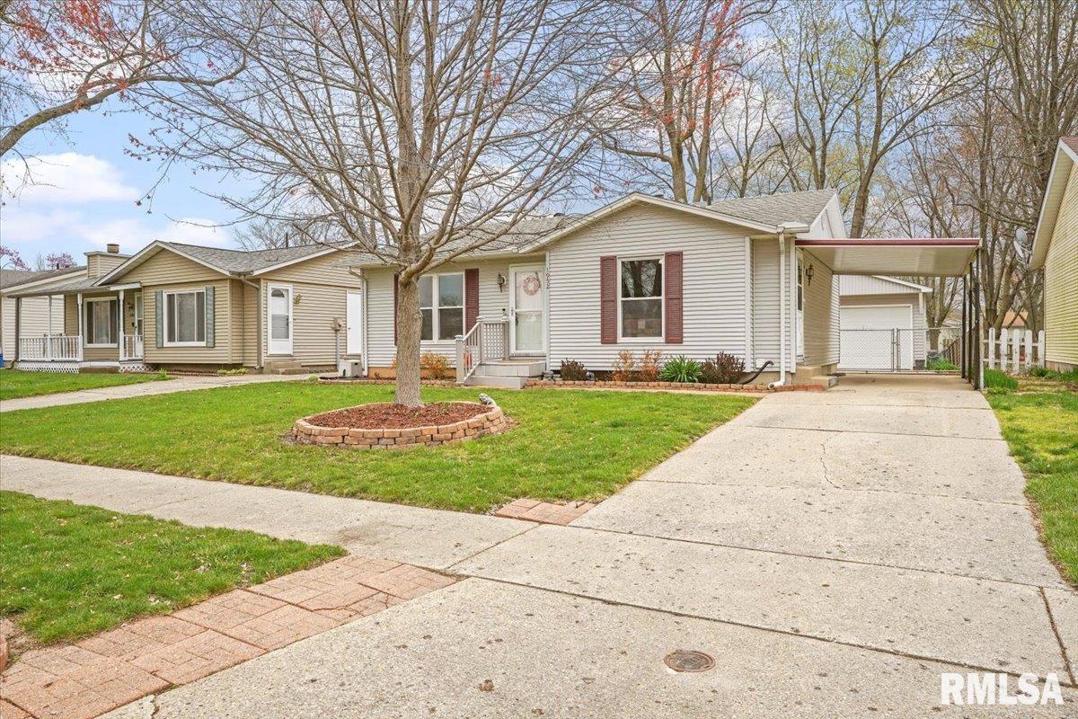 1952 Stonehenge Road Springfield, IL 62702 - Photo 2 of 38